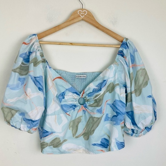 Abercrombie & Fitch Tops - Abercrombie & Fitch pale blue abstract floral puff sleeve o-ring crop top. XL